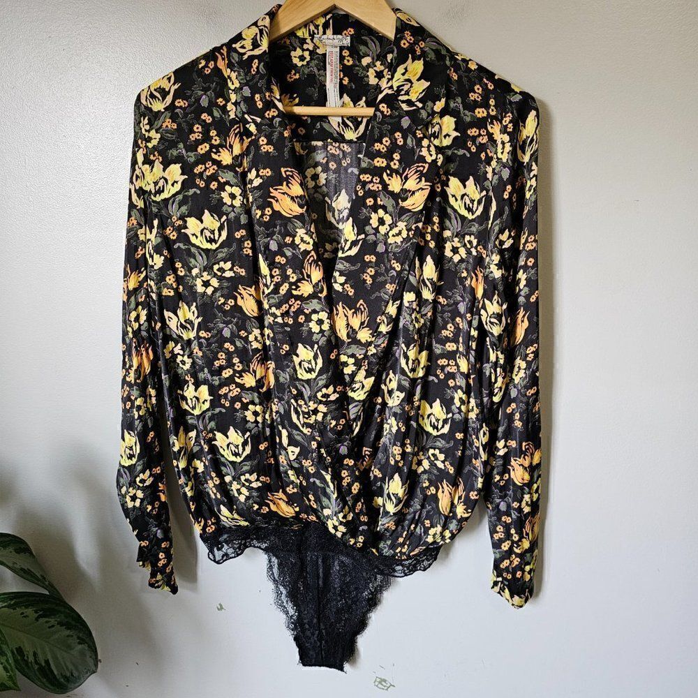 NWOT FREE PEOPLE FLORAL DEEP V SURPLICE LONG SLEEVES BODYSUIT TOP SIZE XS